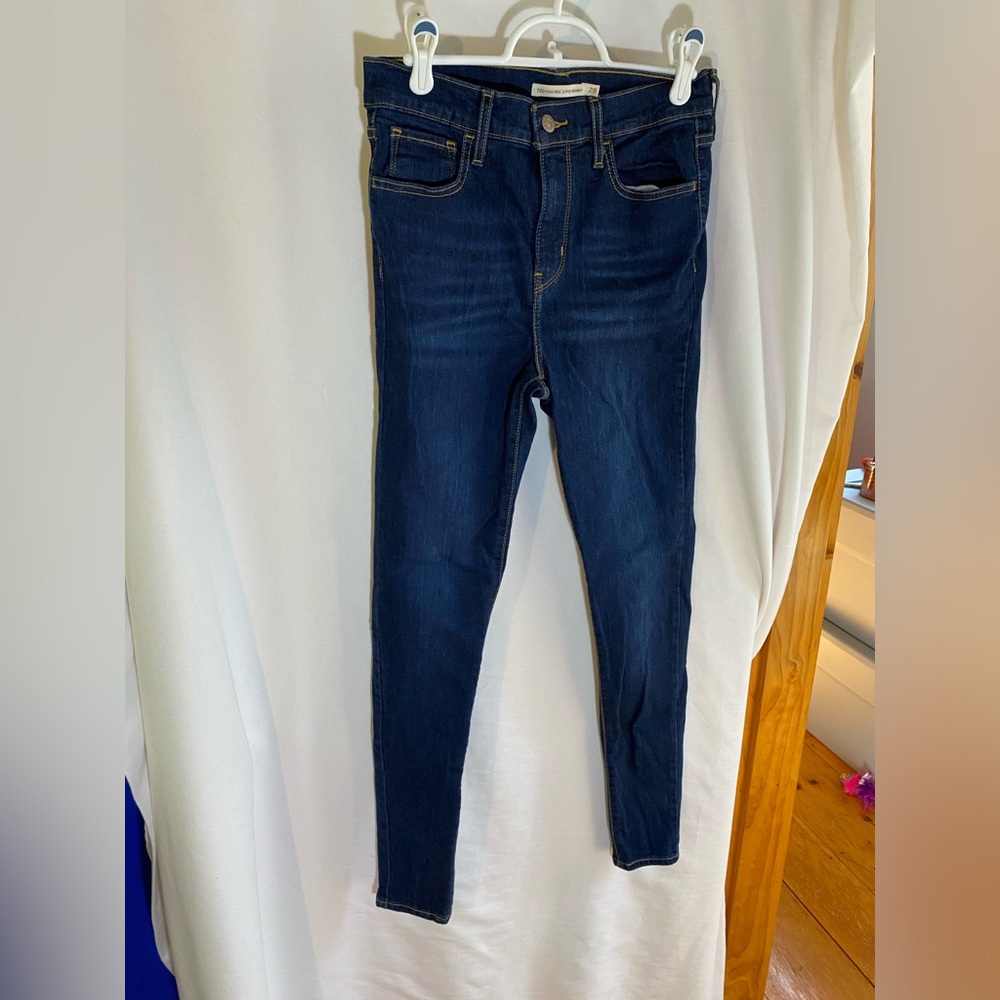 Levi’s 720, high rise super skinny, size 28